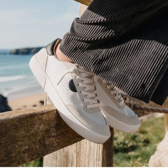 Shoes - Reef Lay Day Seas Sneakers